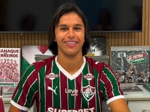 Fluminense oficializa renovação do contrato com arapiraquense considerado joia da base até 2029