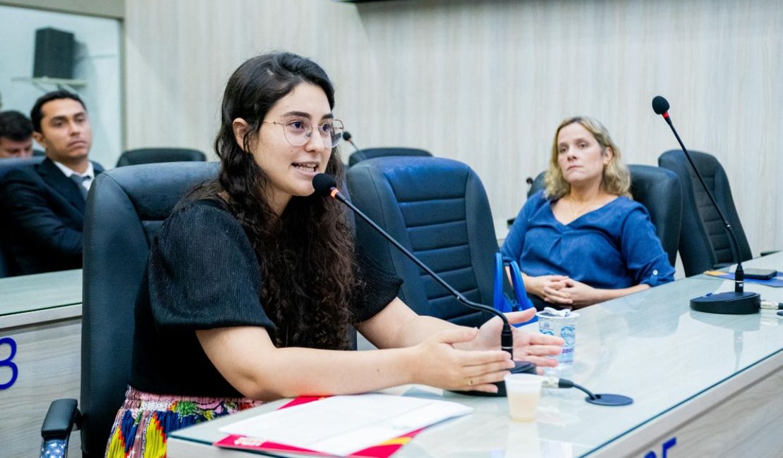 Vereadora levanta questionamentos sobre pedido de empréstimo de R$ 1,2 bilhão