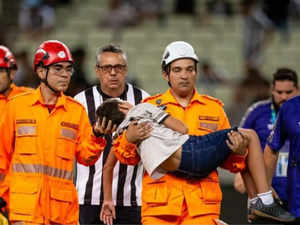 O futebol brasileiro está falido e precisa parar