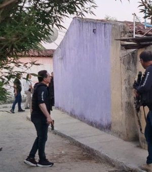 Três pessoas são presas por tráfico de drogas, homicídio qualificado e lesão corporal no Sertão de Alagoas