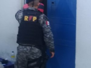  Jovem é preso por porte ilegal de armas em União dos Palmares