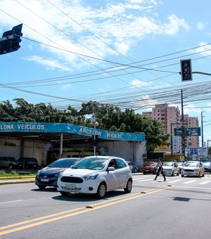 DMTT inicia fase educativa de novo semáforo em Cruz das Almas