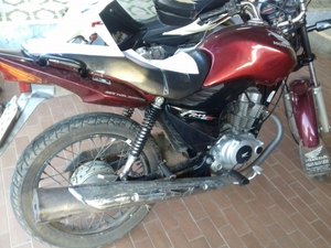 Polícia recupera moto roubada em Arapiraca