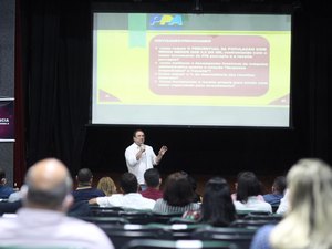 Luciano Barbosa e secretariado de Arapiraca debatem o Plano Plurianual