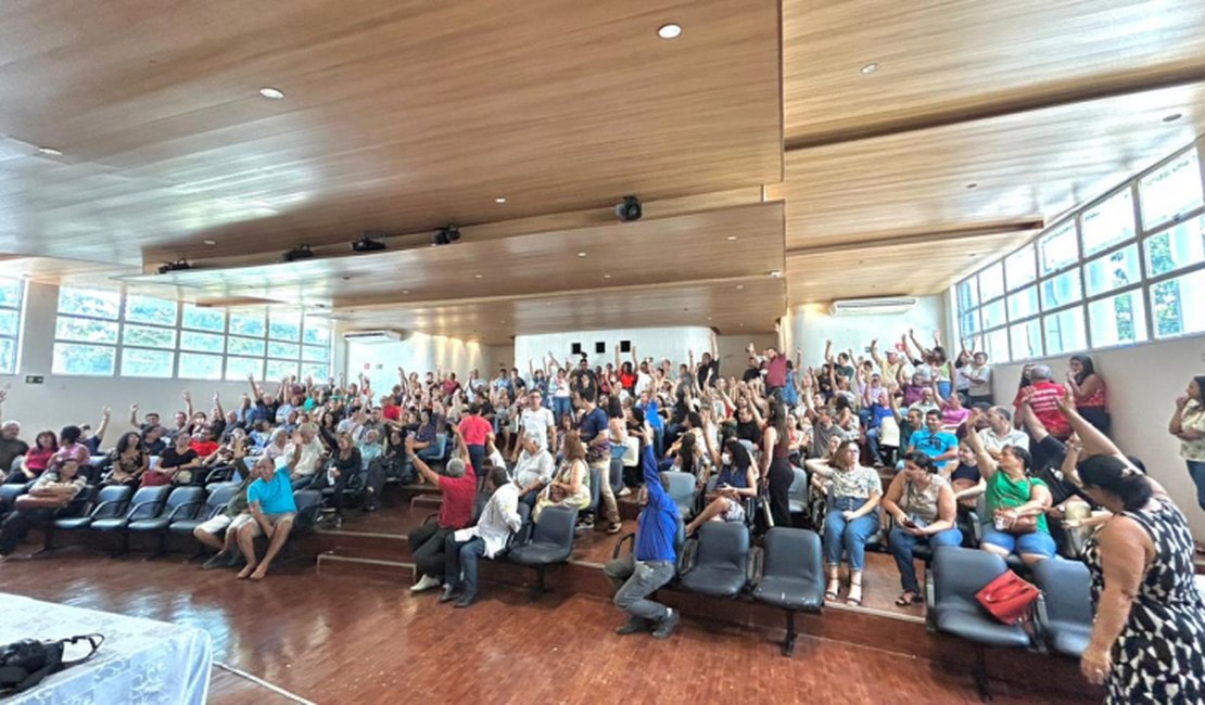 Técnicos administrativos da Ufal aprovam greve com início nesta sexta-feira (27)