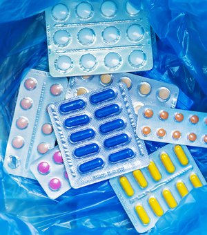 Falta de informação dificulta descarte correto de medicamentos em Alagoas
