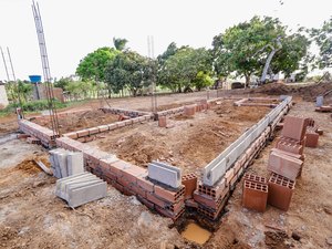 Prefeitura de Palmeira dos Índios inicia mutirão para reconstruir casa de agricultor que desabou em temporal