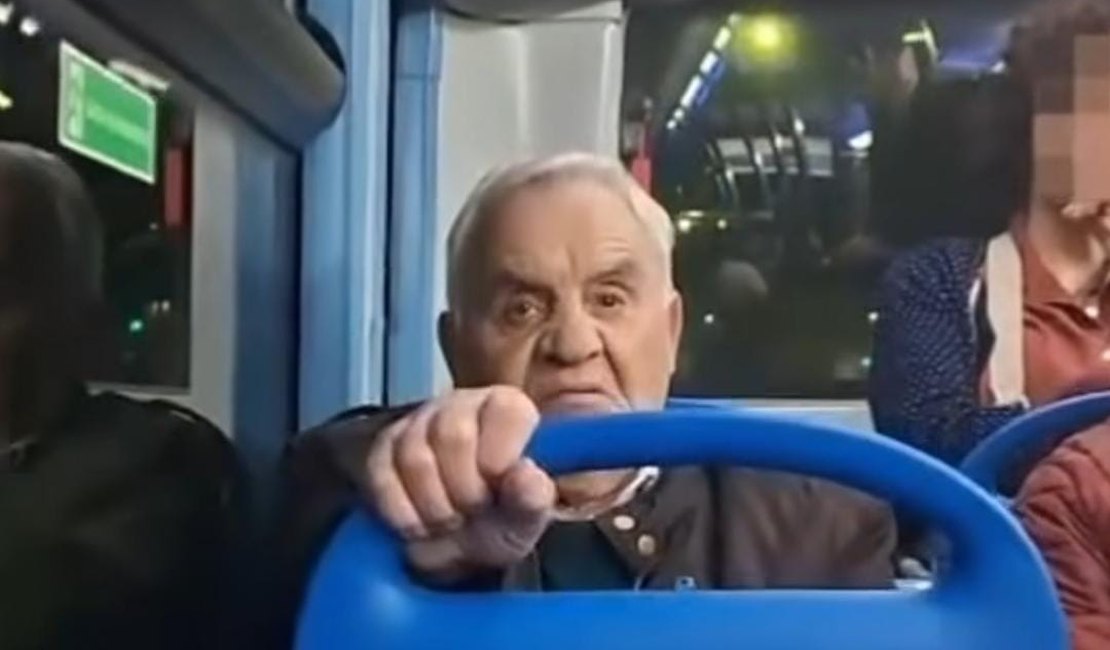 Português é expulso de ônibus após cometer racismo contra brasileiro
