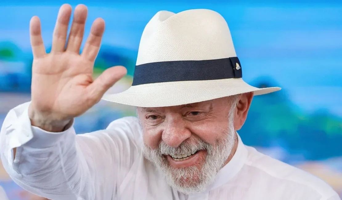 Novo aciona TSE por propaganda eleitoral antecipada de Lula no Carnaval