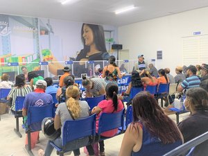 Após inauguração, Central de Regulação de Medicamentos atende em um só dia 350 usuários em Arapiraca