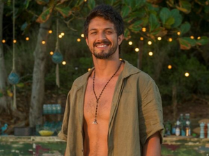 Romulo Estrela comemora sucesso no trabalho e no amor