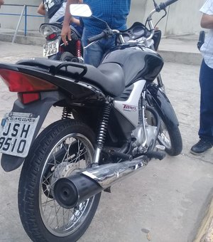Homem é preso na capital com moto de Delmiro Gouveia