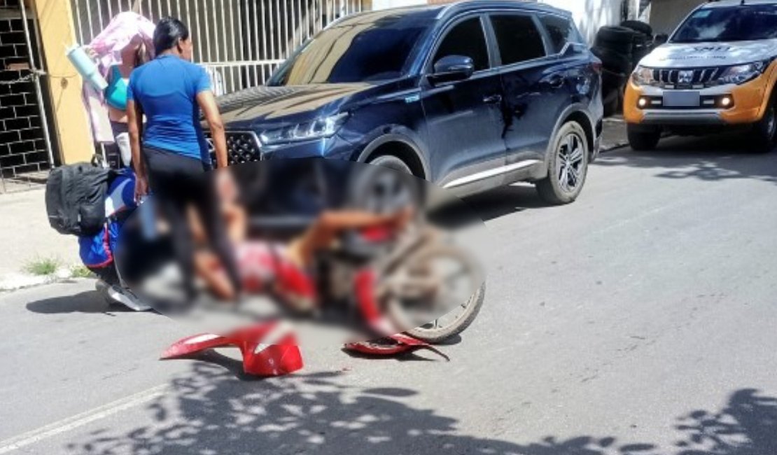 Motociclista perde o controle e bate em dois veículos na Avenida Ceci Cunha