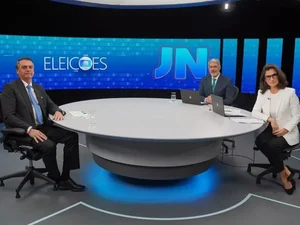 Além de sair ileso do Jornal Nacional, Bolsonaro esmurra Globo sem tocá-la