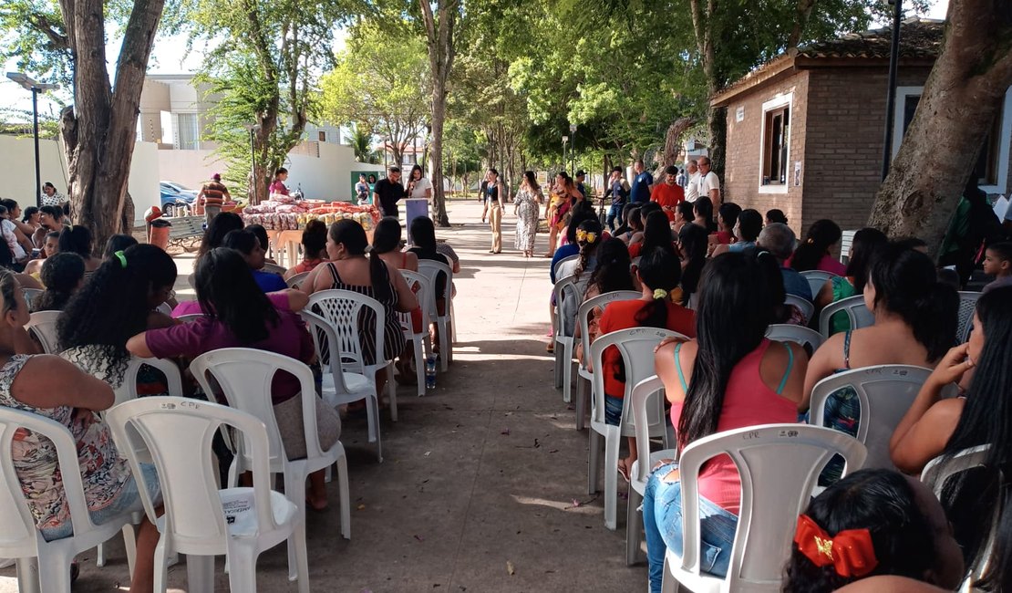 [Vídeo] Gestantes de Arapiraca que vivem em situação de vulnerabilidade recebem enxovais da prefeitura