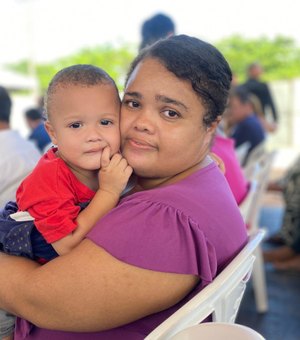 Moradores de comunidades à margem da lagoa comemoram mudança de vida