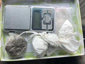 Jovem é preso com maconha e cocaína no Vergel do Lago