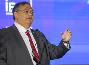 Dino diz que pacote anti-STF não deve ser usado como uma ‘retaliação’ ao Poder Judiciário