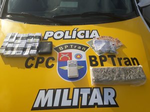 Homem é preso com drogas em veículo com placa clonada