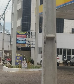 Gasolina comum chega a R$5,89 em Palmeira após retorno de impostos