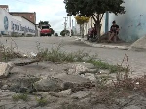 [Vídeo] Moradores do Vale do Sol pedem providências para resolver problemas em residencial