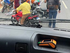 Colisão entre duas motos deixa dois feridos na Av. Durval de Góes Monteiro