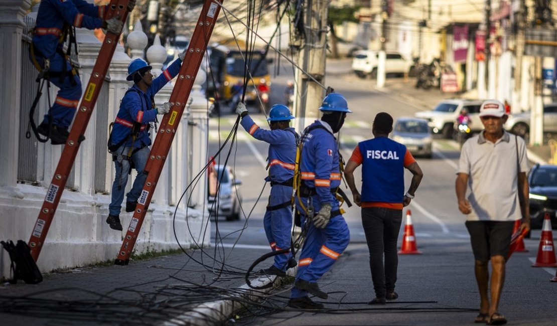 Maceió é a primeira capital do Brasil a ter projeto contínuo para ordenamento de fios urbanos