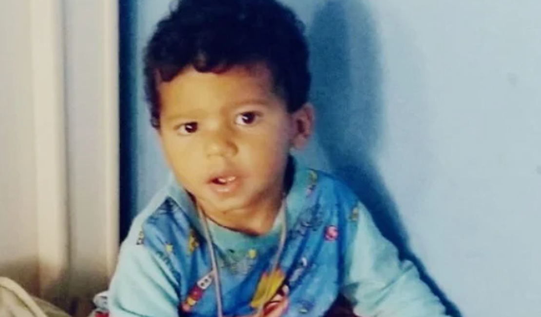 Bebê de 1 ano morre baleado no Rio enquanto cortava cabelo