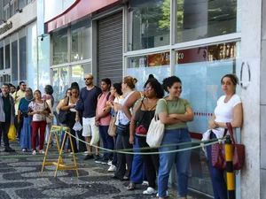 Mais de 42 mil fazem provas discursivas do CNU 2025 neste domingo