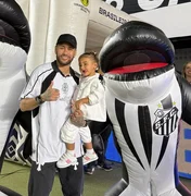 Mavie é atingida por bola na cabeça e reação de Neymar viraliza