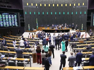 Governo retira urgência de projeto sobre 6x1; entenda próximos passos