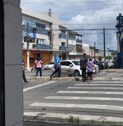 Familiares de taxista desaparecido bloqueiam avenida para chamar atenção da polícia 