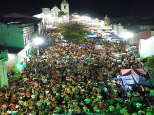 Carnaval em Penedo começa com frevo, desfiles e apresentação de orquestras