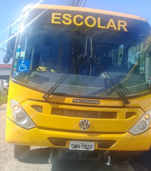 Flanelinhas são autuados após apedrejar ônibus escolar em Maceió