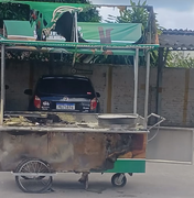 Botijão de gás de carrinho de milho explode e atinge veículo no Centro de Arapiraca