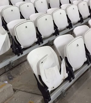 Corinthians contabiliza 218 cadeiras quebradas em briga entre chilenos e PM