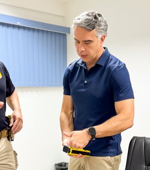 Deputado federal Rafael Brito entrega 15 tasers para a PRF em Alagoas