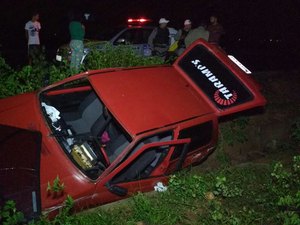 [Vídeo] Buraco na pista provoca acidente na AL-110