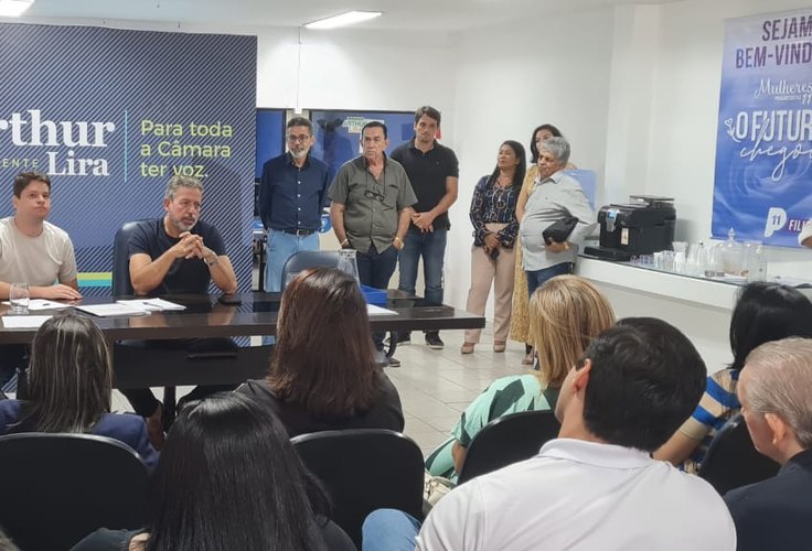 Após rumores de desistência em massa, Lira reúne pré-candidatos a vereador do PP em Maceió