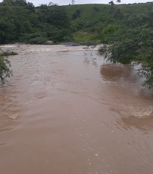 Estado alerta que calha principal do rio Jacuípe poderá transpor