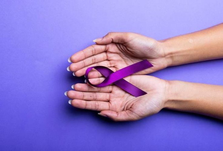 Você sente dores pelo corpo inteiro, cansaço constante e dificuldade para dormir?