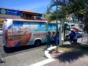 Ônibus de entrega voluntária de armas percorre cinco municípios