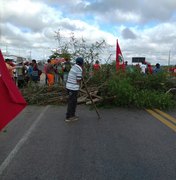 Rodovias são bloqueadas por manifestantes em Alagoas