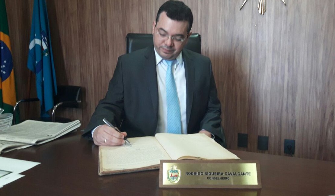 Rodrigo Siqueira Cavalcante toma posse como conselheiro do Tribunal de Contas