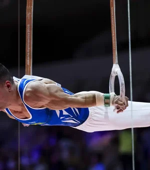 Caio Souza fica no top 10 do individual geral do Mundial de Ginástica