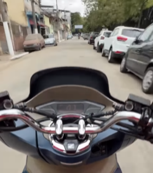 [Vídeo] Mulher que postava sobre motociclismo grava próprio acidente