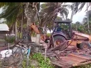 MPF e DPU querem reconstrução de rancho de pesca tradicional em Porto de Pedras