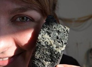 Cientistas transformam CO2 em pedra para conter gases do efeito estufa