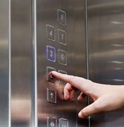 Elevador trava e deixa nove pessoas presas em edifício na Ponta Verde