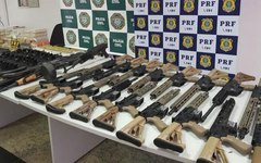 Sargento do Exército do Paraná é preso levando arsenal de guerra e cocaína para traficantes do RJ